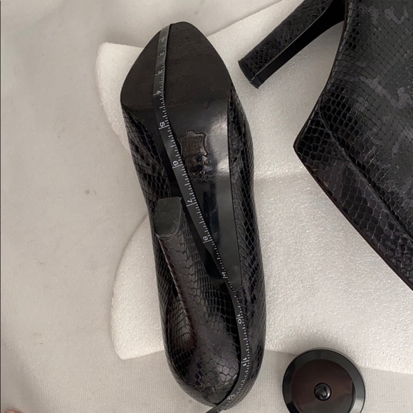 Yves Saint Laurent black snakeskin platform pumps - Picture 11 of 14